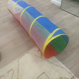 Hide N Side play tunnel